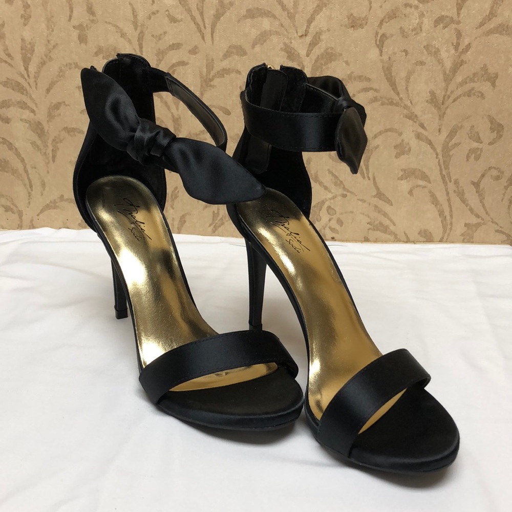 Thalia Black Heels